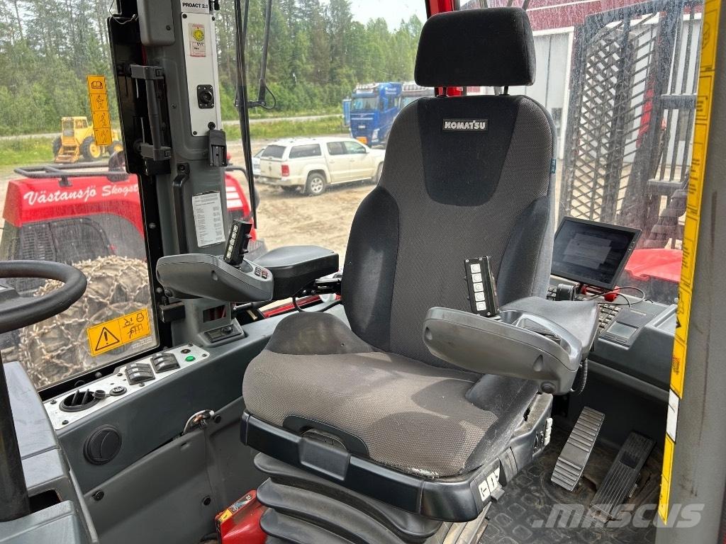Komatsu 895 Форвардери