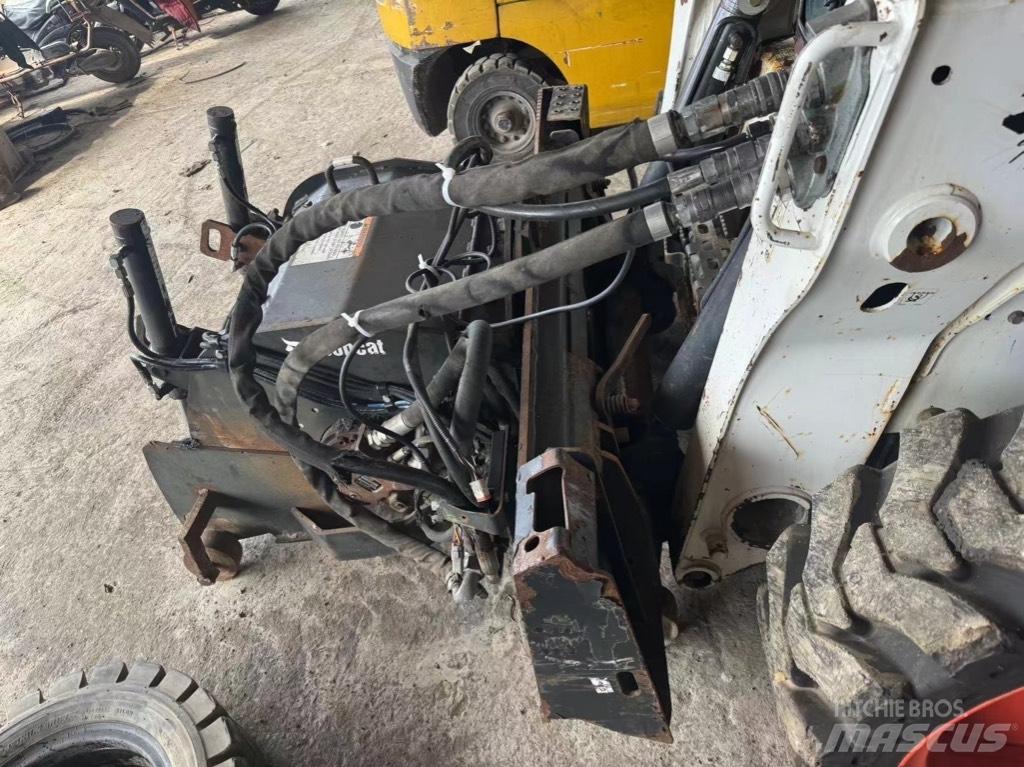 Bobcat S 750 Міні-навантажувачі