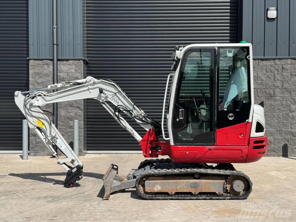 Takeuchi TB 230 Міні-екскаватори < 7т