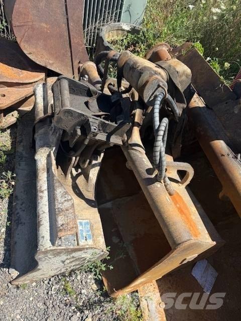 JCB 8085 Середні екскаватори 7т. - 12т.