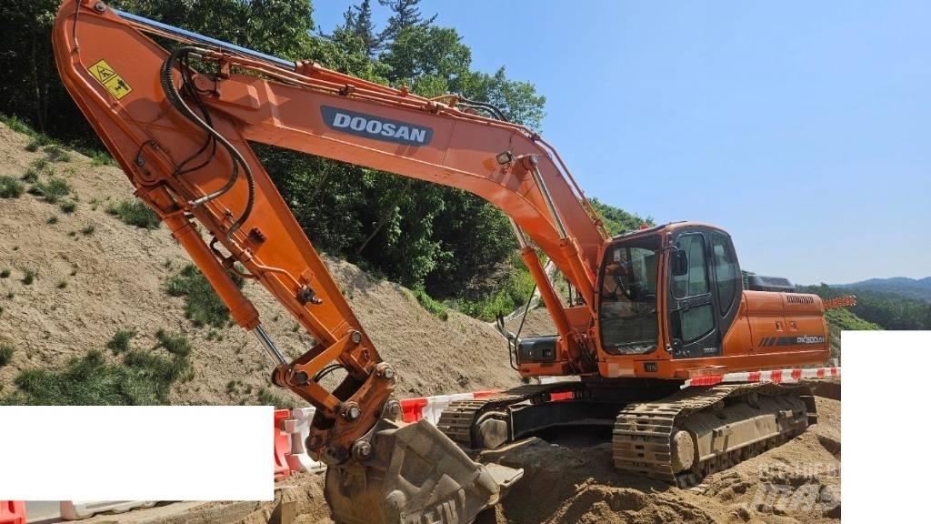 Doosan DX 300 LC Гусеничні екскаватори