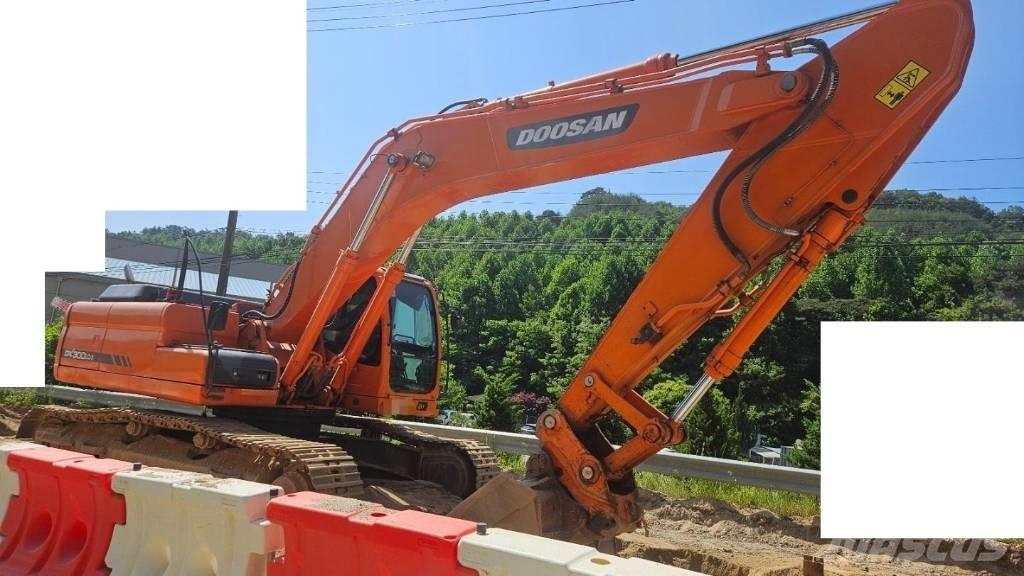 Doosan DX 300 LC Гусеничні екскаватори