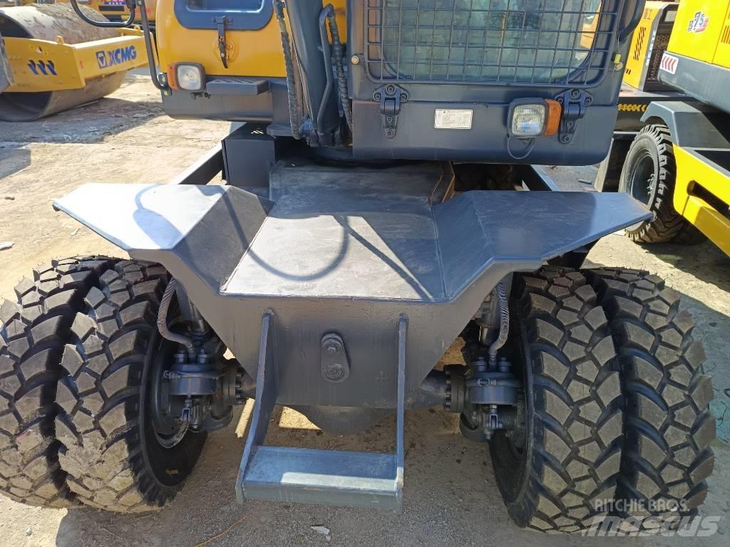 Xinyuan XYB75W-9 Гусеничні екскаватори