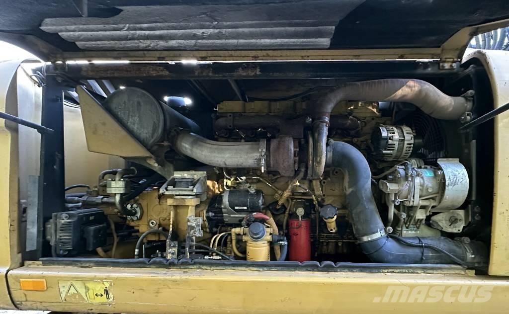 CAT M 316 D Колісні екскаватори