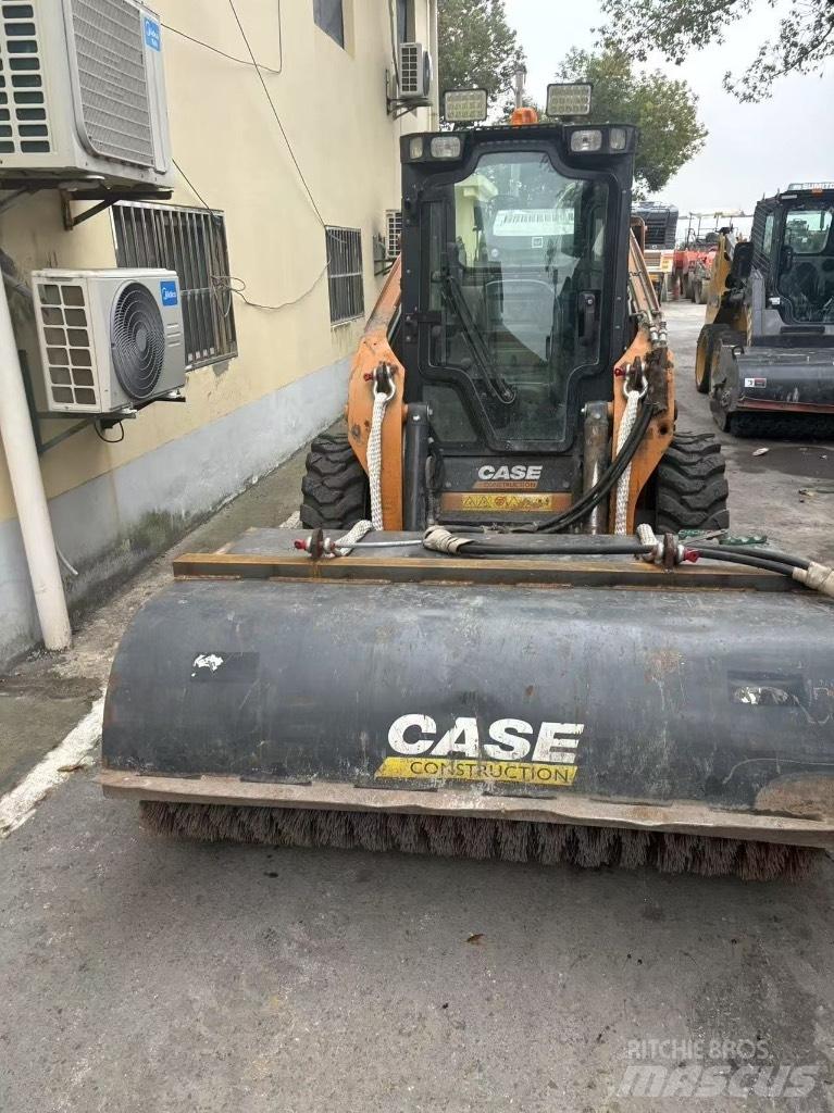 CASE SR 220B Міні-навантажувачі