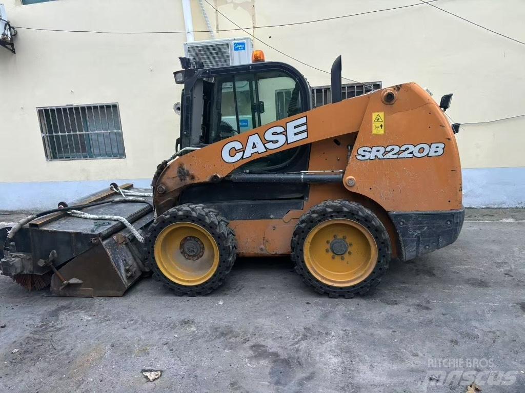CASE SR 220B Міні-навантажувачі