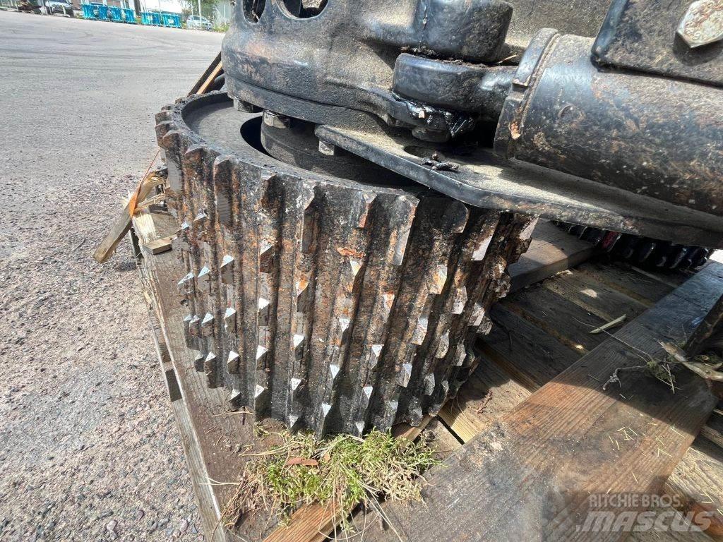 Komatsu S92 Валочні головки