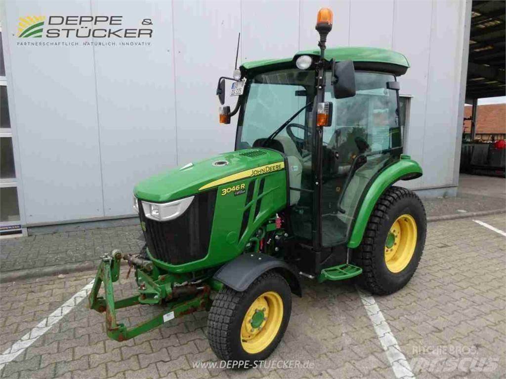 John Deere 3046R Трактори
