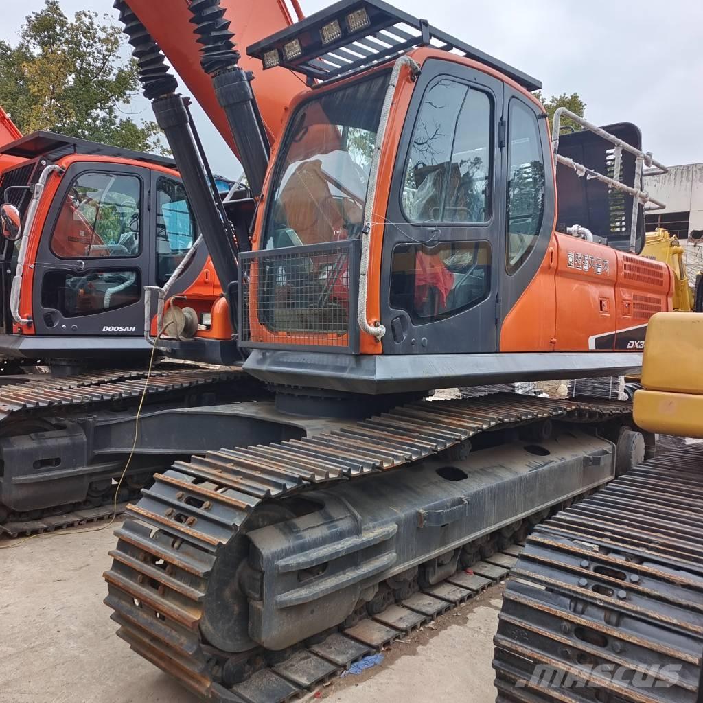 Doosan DX 300 LC Гусеничні екскаватори