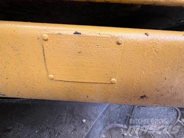 Komatsu PC 200 LC-6L Гусеничні екскаватори