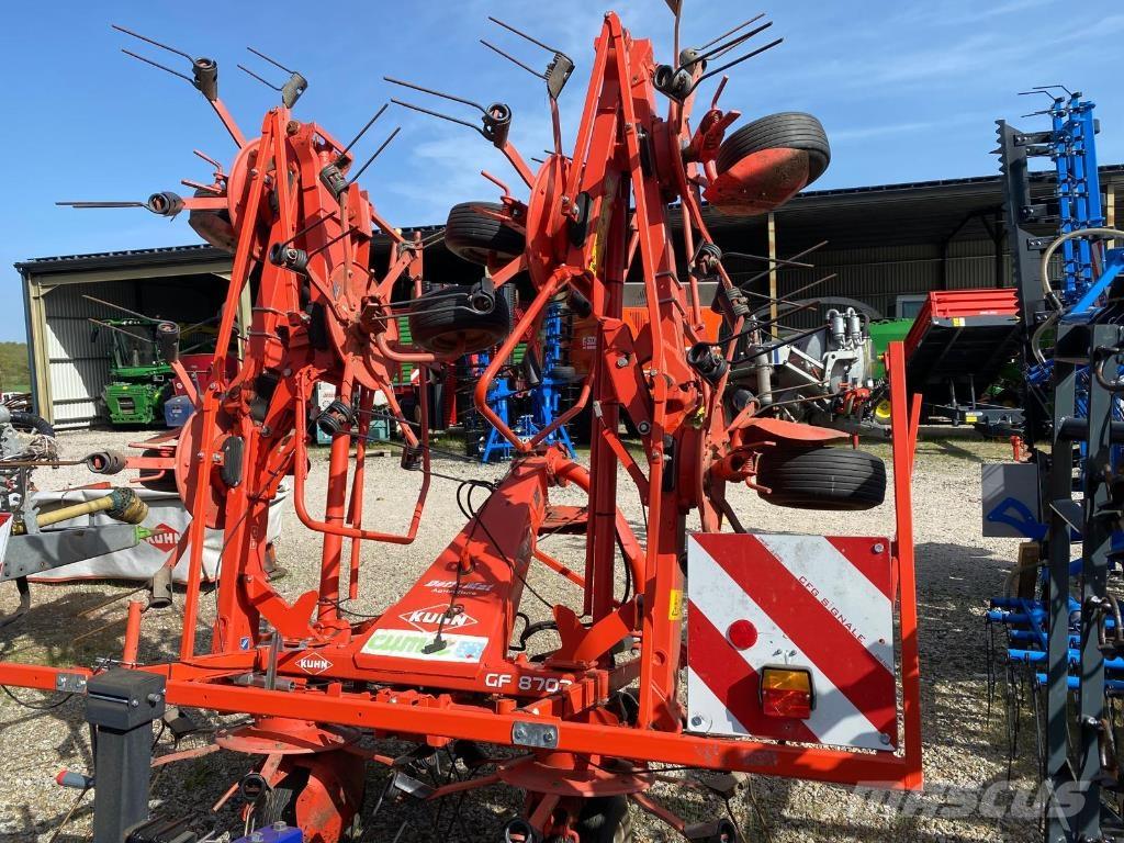 Kuhn GF8702 Граблі і сінозворушувачі