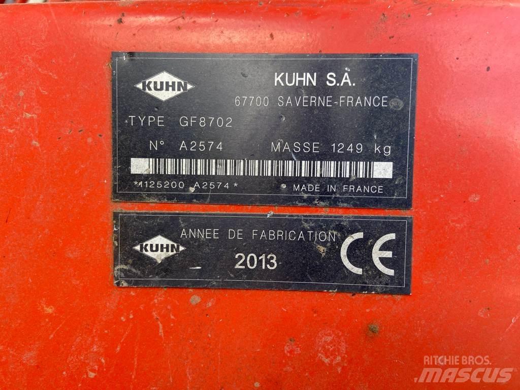 Kuhn GF8702 Граблі і сінозворушувачі