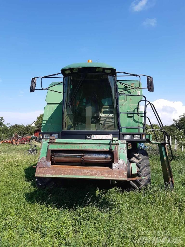 John Deere 2054 Зернозбиральні комбайни