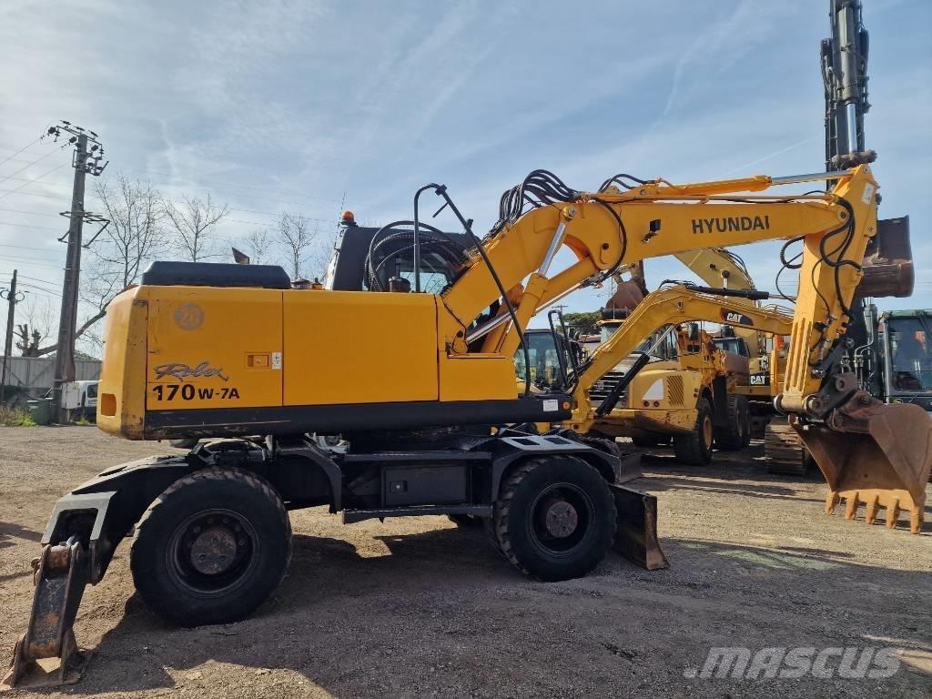 Hyundai R 170 W Колісні екскаватори