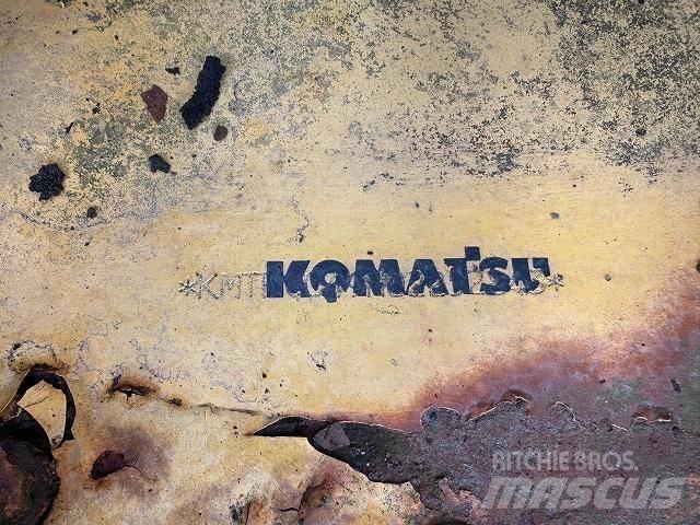 Komatsu PC200-7 Середні екскаватори 7т. - 12т.