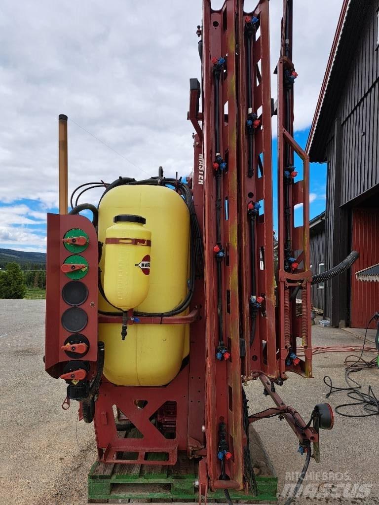 Hardi Master 1000 Причіпні обприскувачі