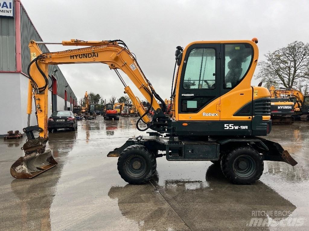 Hyundai R55W-9A Колісні екскаватори
