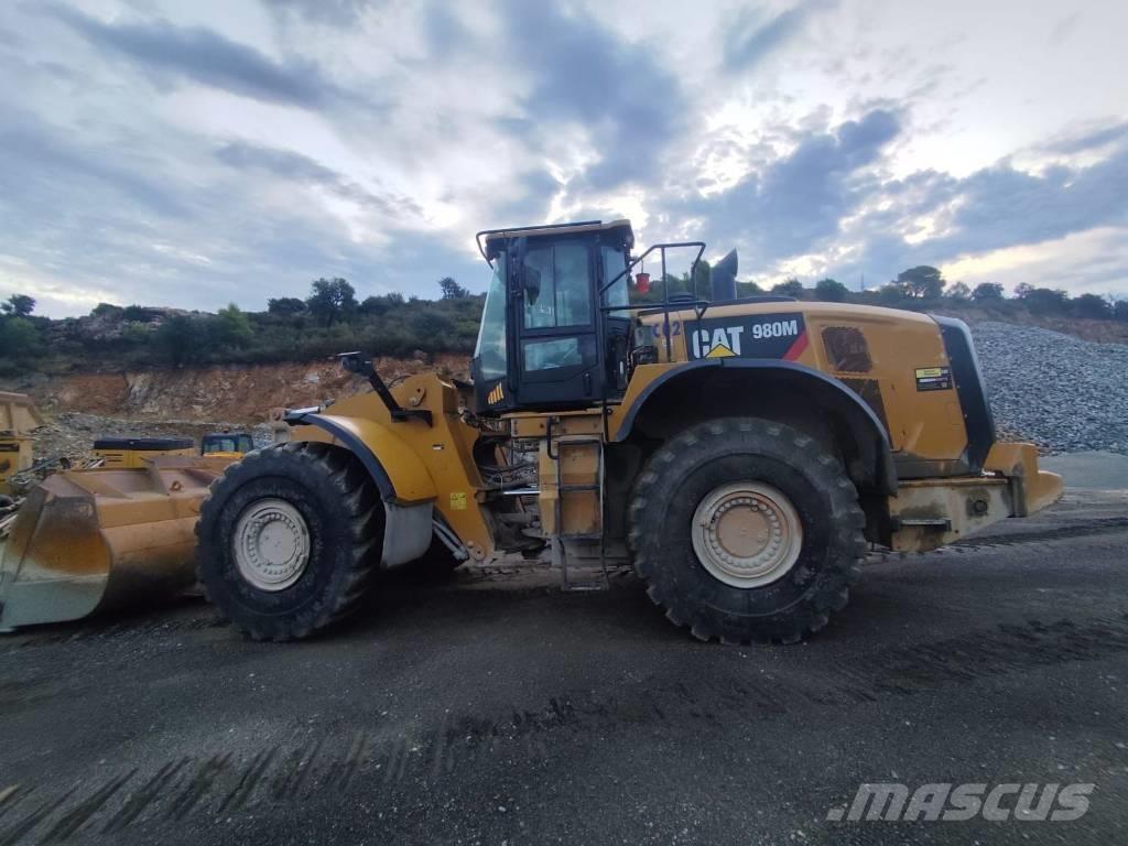 CAT 980M Фронтальні навантажувачі