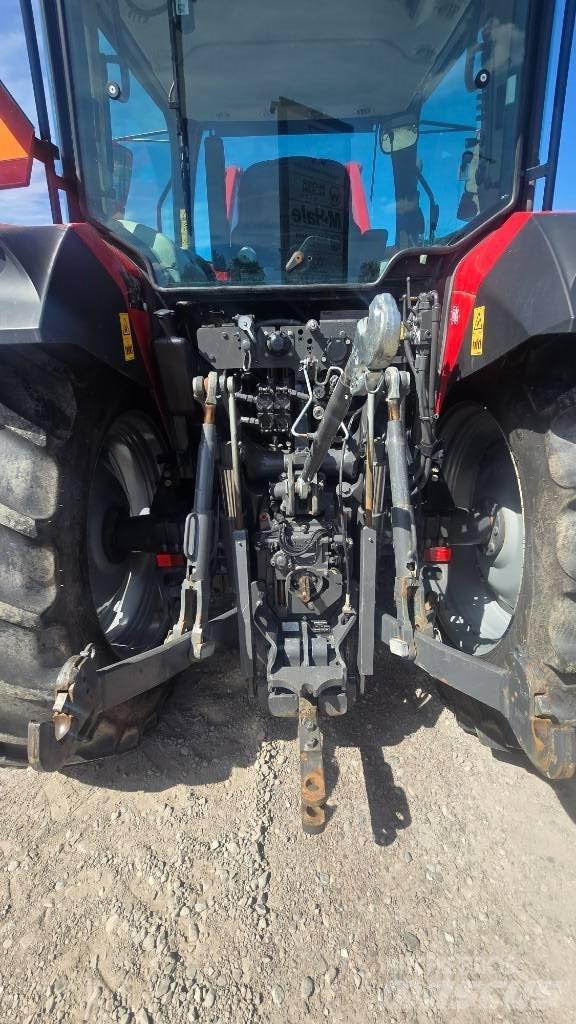 Massey Ferguson 5710 Трактори