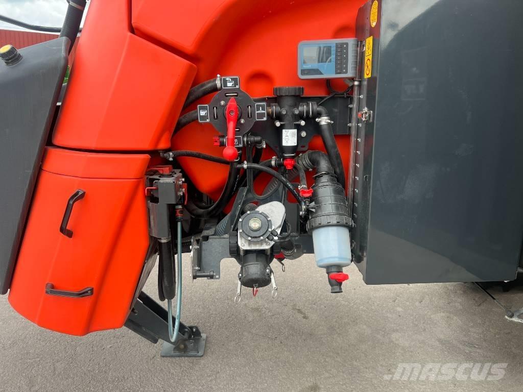 Kubota XTS 4 Причіпні обприскувачі