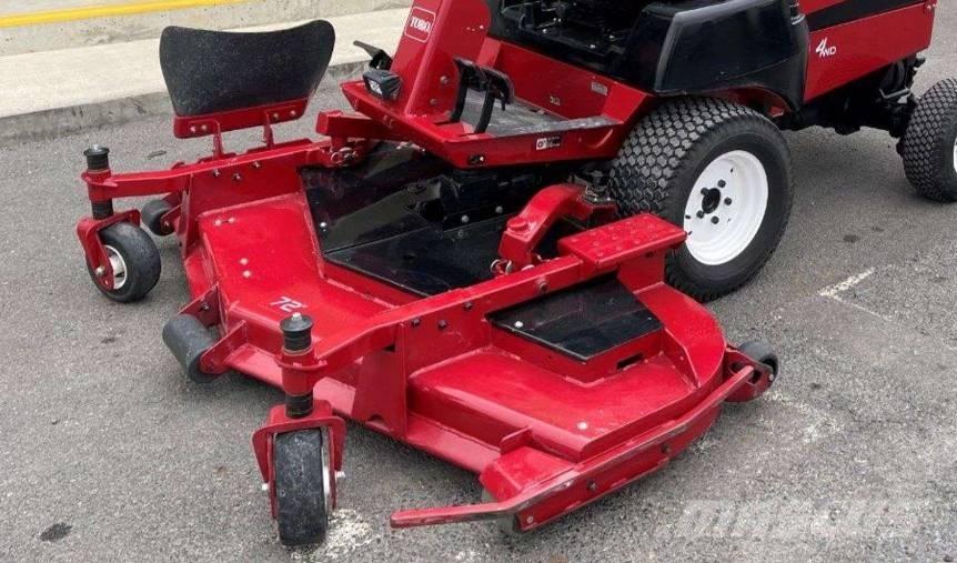 Toro 3280D Klippdäck Самохідні газонокосарки