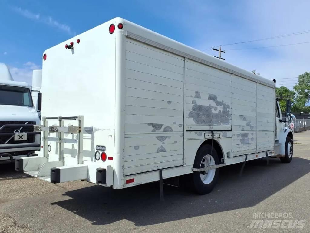 Freightliner M2 Вантажівки для доставки напоїв