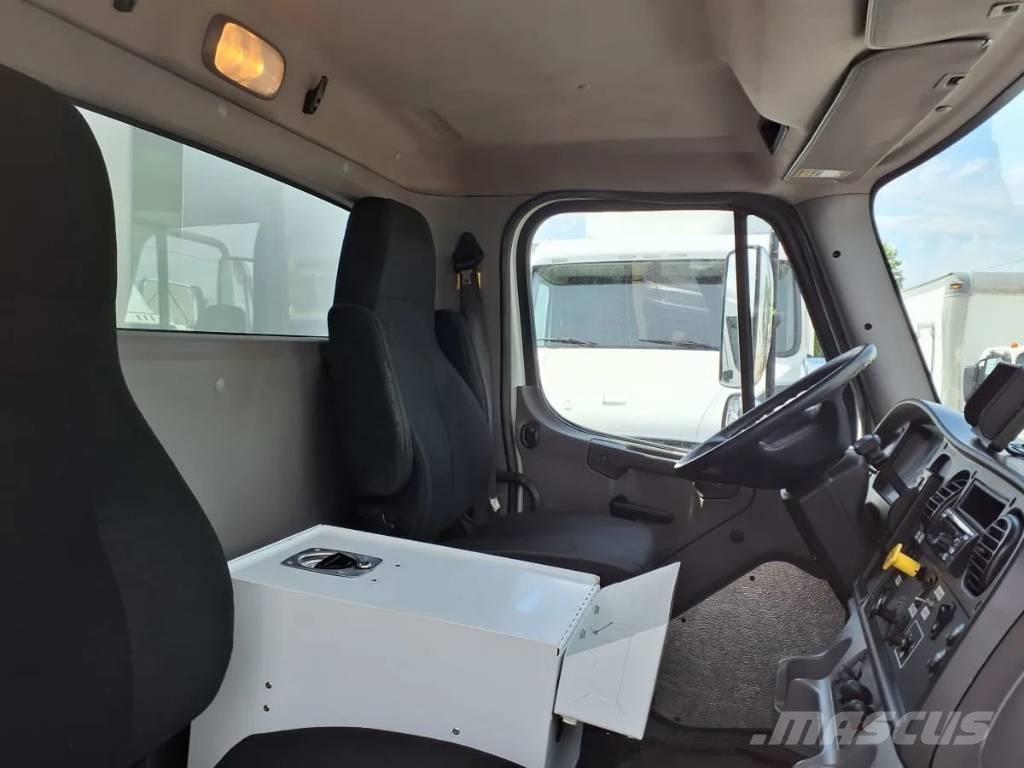 Freightliner M2 Вантажівки для доставки напоїв