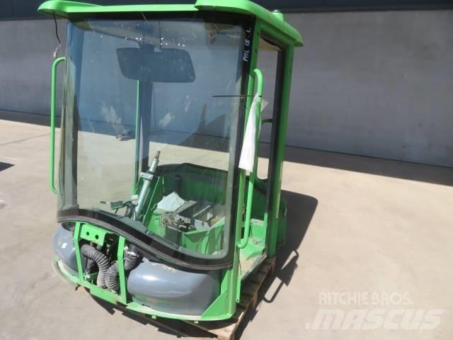 Volvo L30B / L35B Кабіна