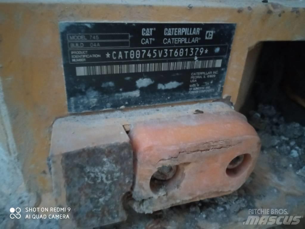 CAT 745 Зчленовані самоскиди