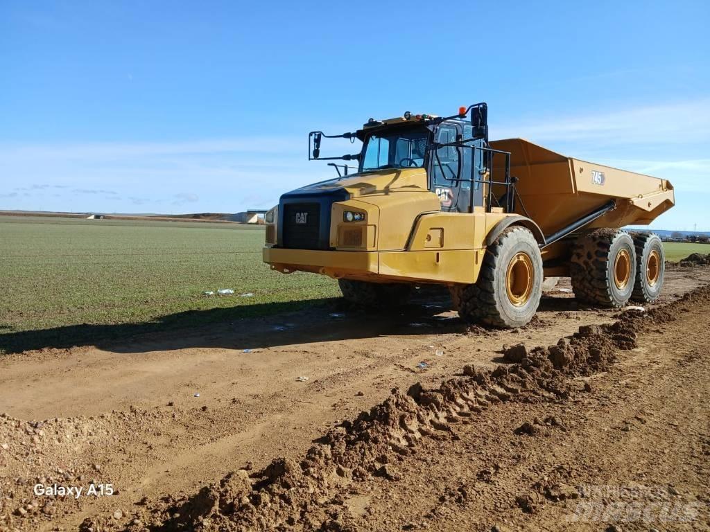 CAT 745 Зчленовані самоскиди