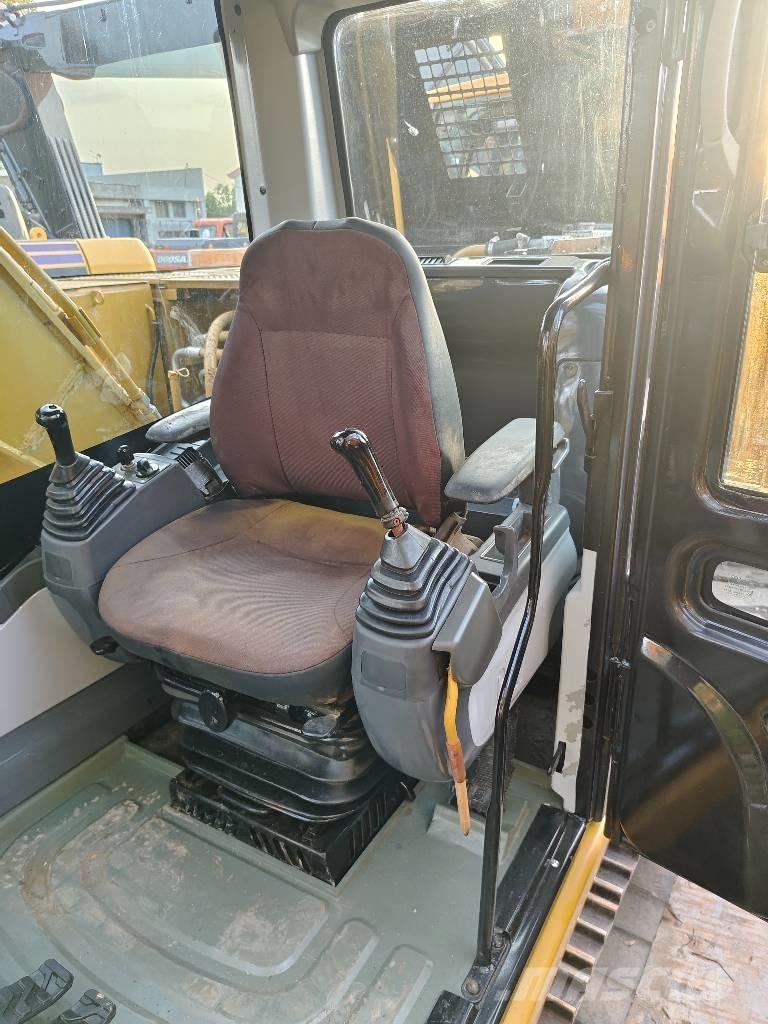 CAT 320 D Гусеничні екскаватори