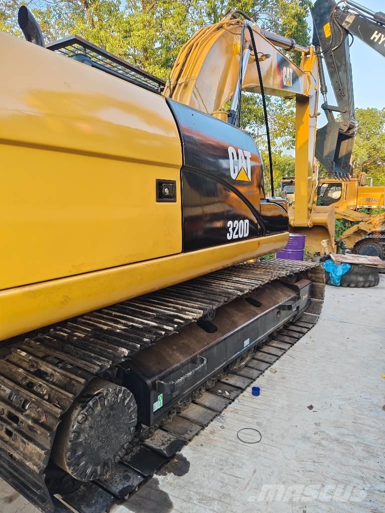 CAT 320 D Гусеничні екскаватори