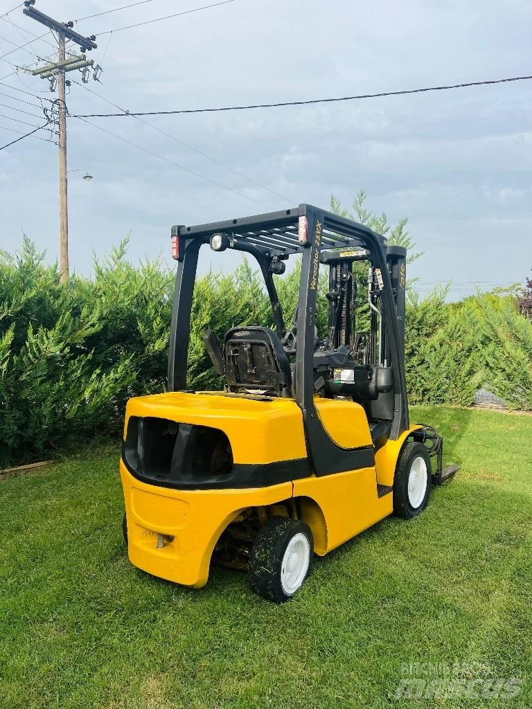 Yale 2500D Дизельні навантажувачі