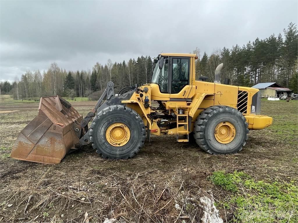 Volvo L220F Фронтальні навантажувачі