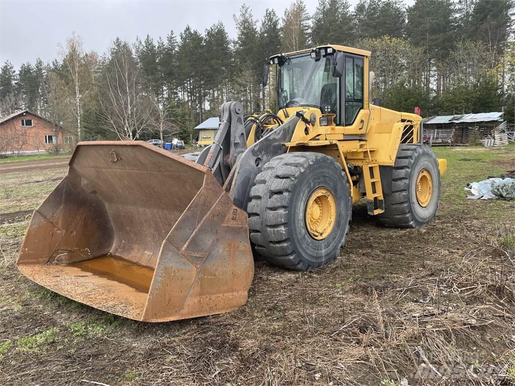 Volvo L220F Фронтальні навантажувачі