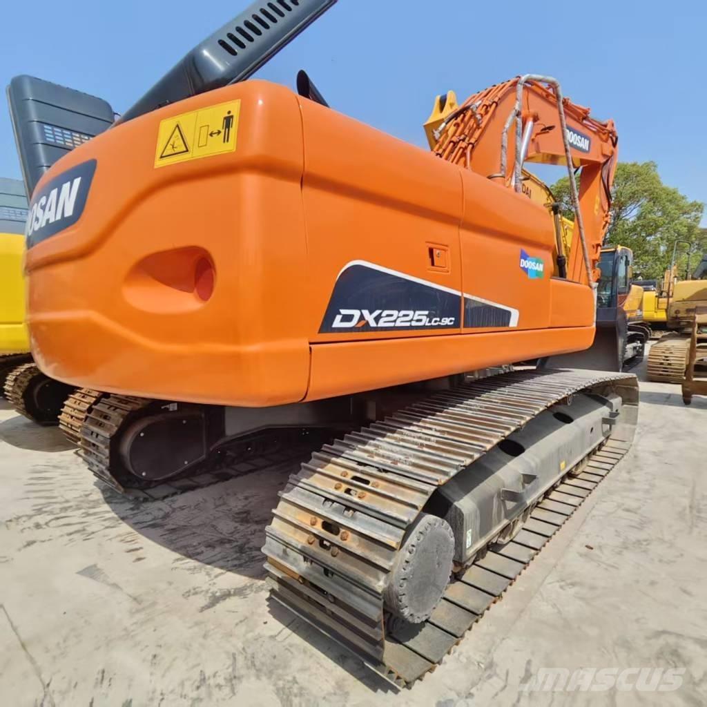 Doosan DX225LC-9C Гусеничні екскаватори