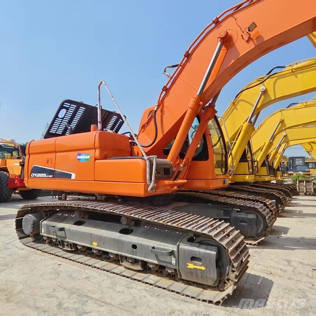 Doosan DX225LC-9C Гусеничні екскаватори