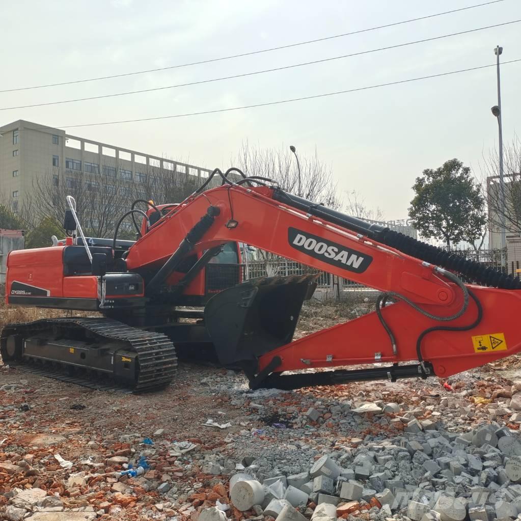 Doosan DX225LC-9C Гусеничні екскаватори
