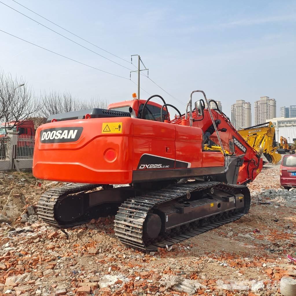 Doosan DX225LC-9C Гусеничні екскаватори