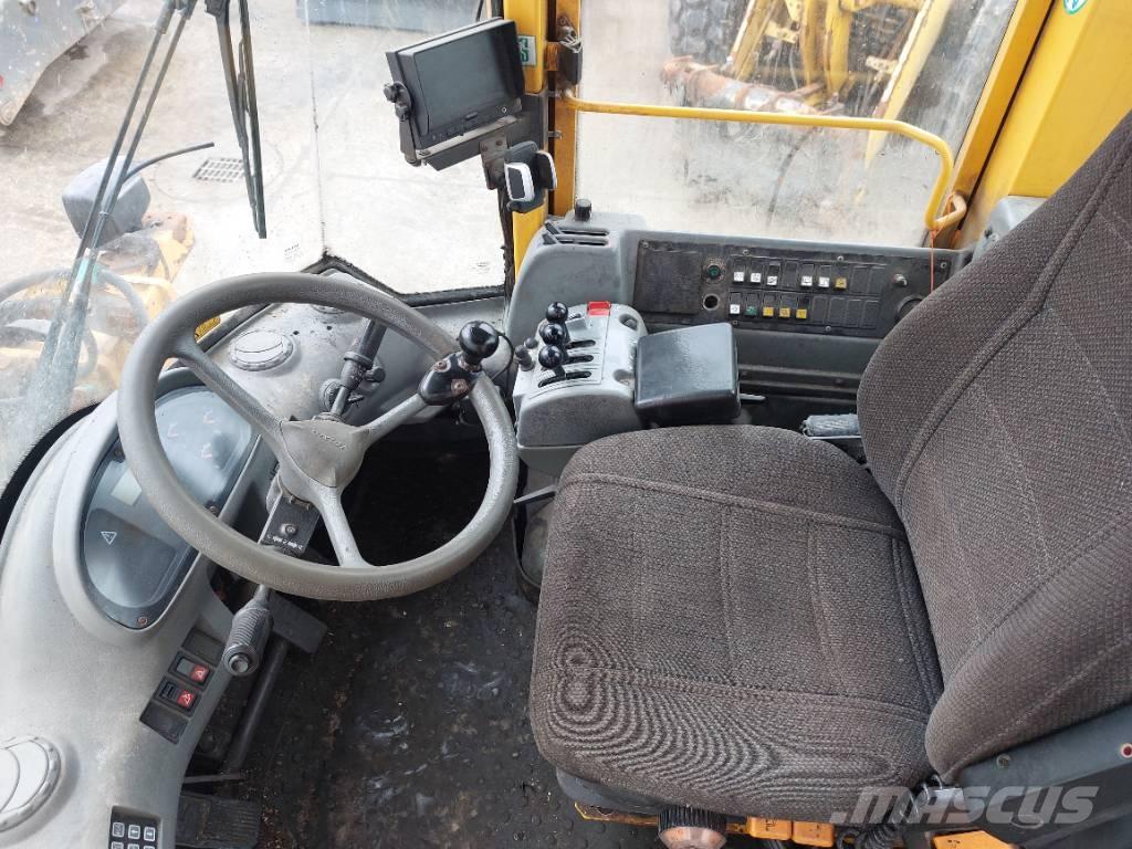 Volvo L90E Фронтальні навантажувачі