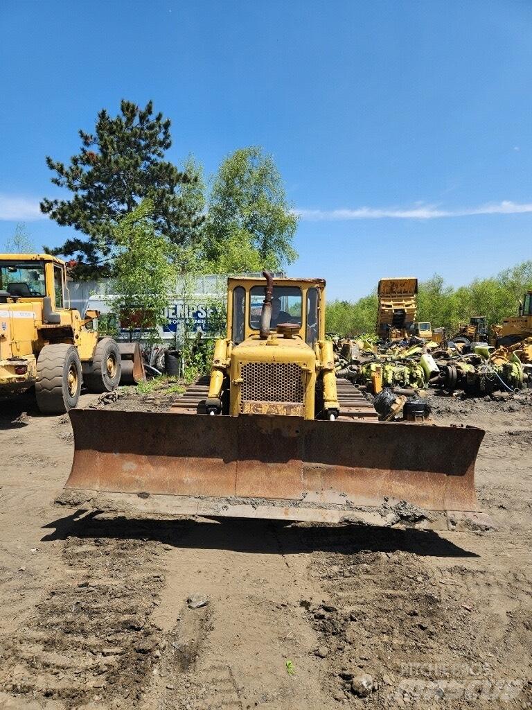 CAT D 6 Гусеничні бульдозери