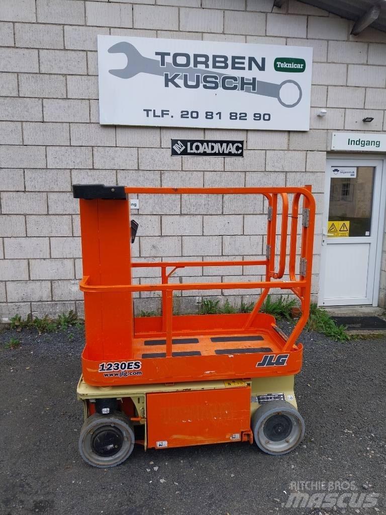 JLG 1230 ES Вертикальні щоглові підйомники