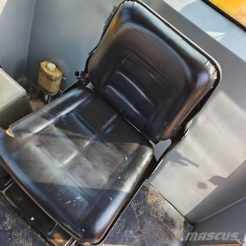 XCMG XS 223 J Грунтові котки