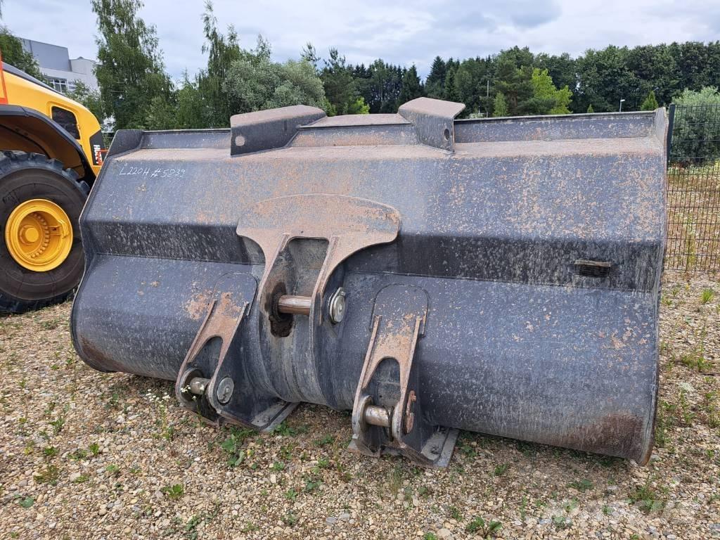 Volvo L 220 H Фронтальні навантажувачі