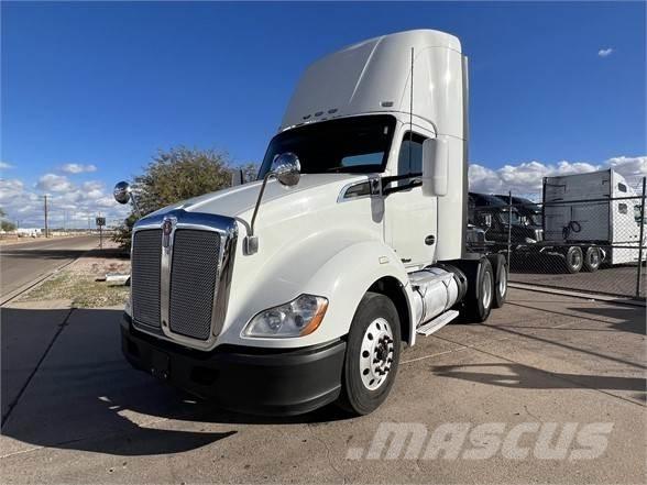 Kenworth T680 Тягачі
