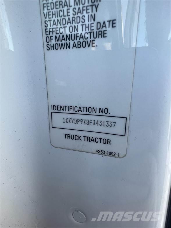 Kenworth T680 Тягачі
