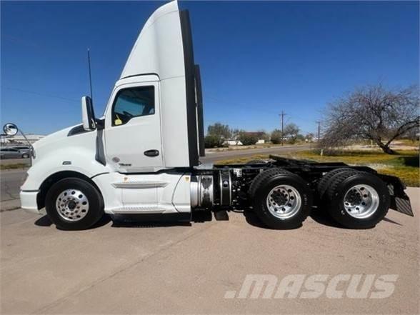 Kenworth T680 Тягачі