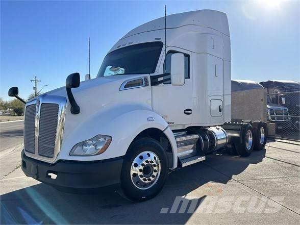 Kenworth T680 Тягачі