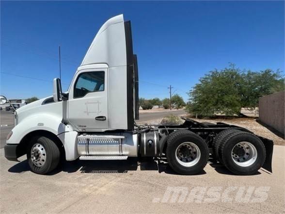 Kenworth T680 Тягачі