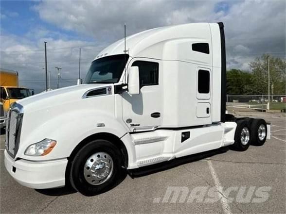 Kenworth T680 Тягачі